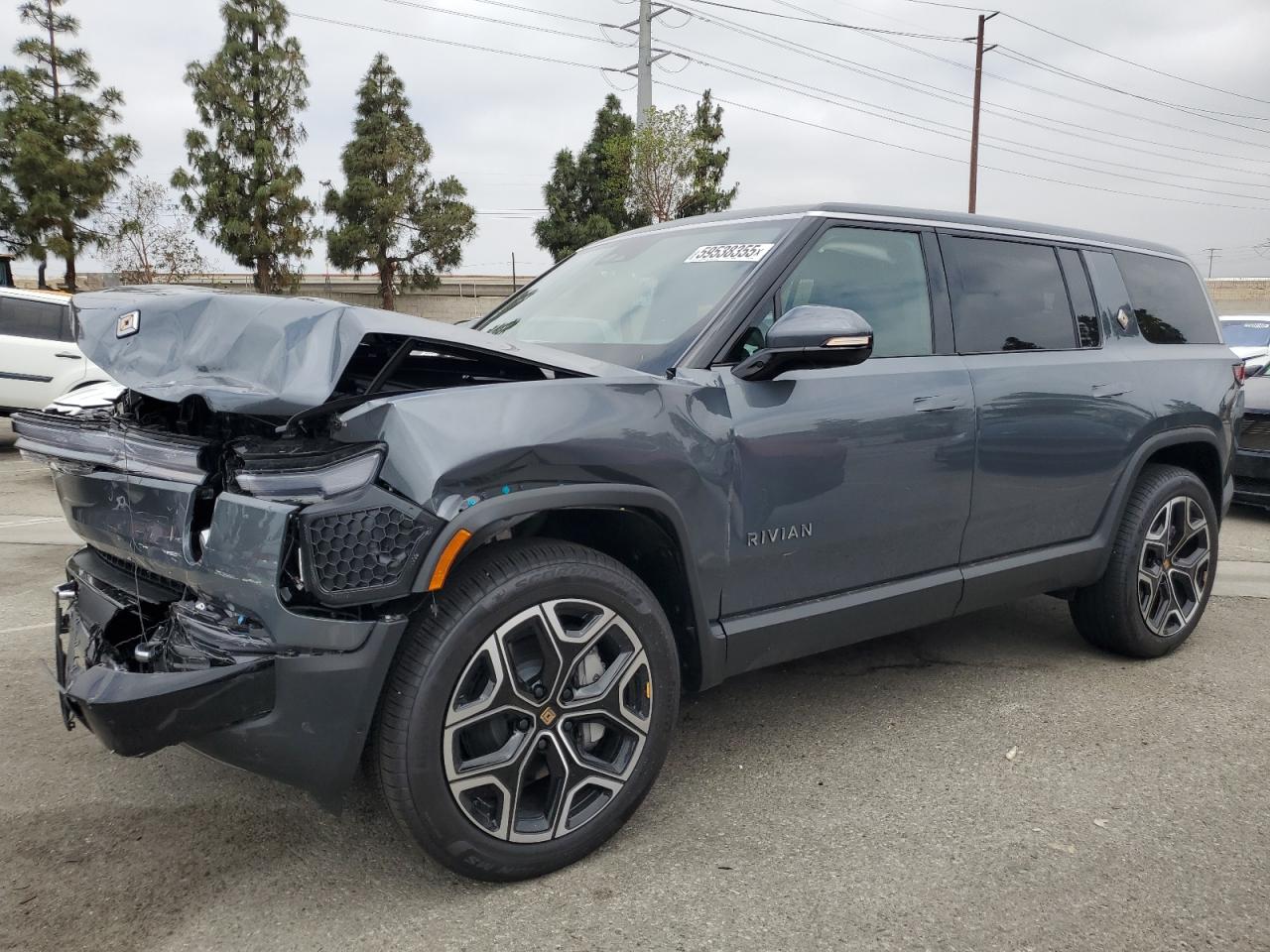 RIVIAN R1S ADVENTURE