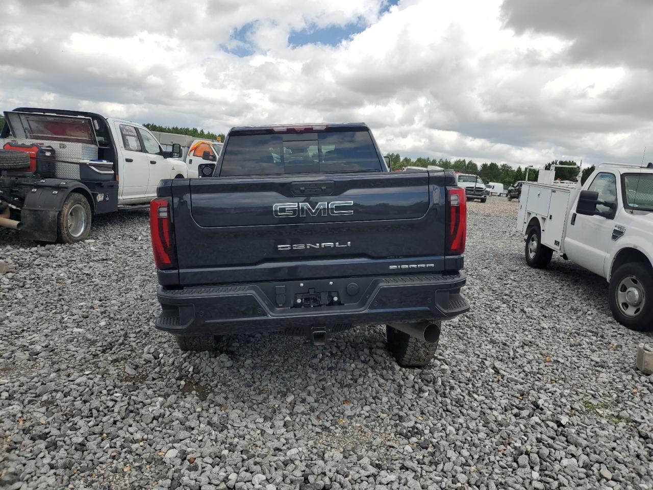 GMC SIERRA K2500 DENALI ULTIMATE