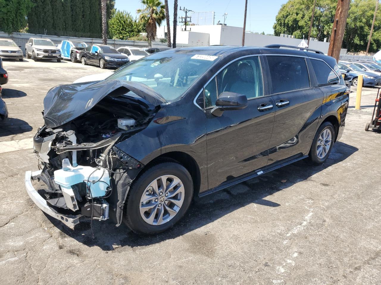 TOYOTA SIENNA XLE