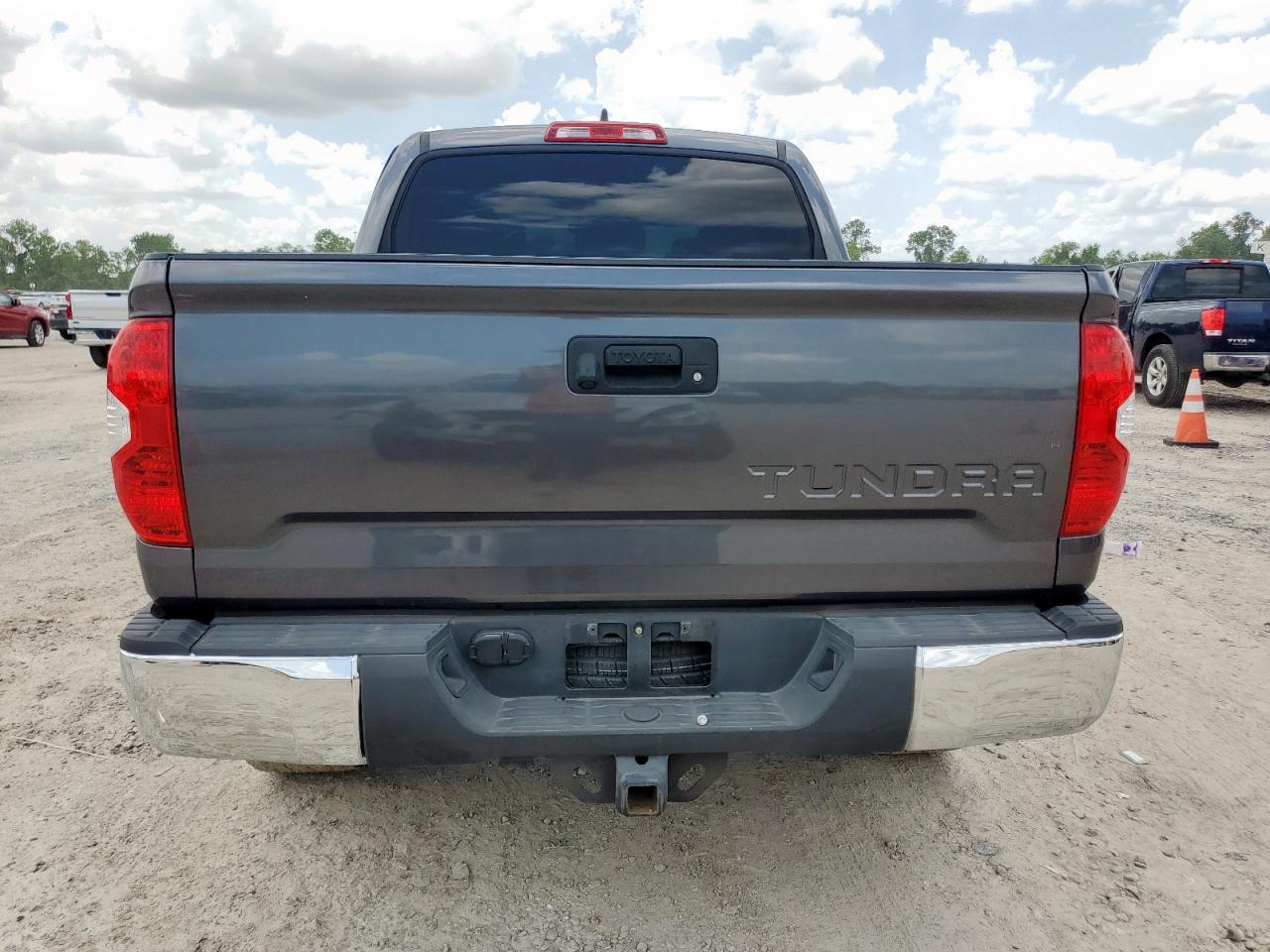 TOYOTA TUNDRA CREWMAX SR5