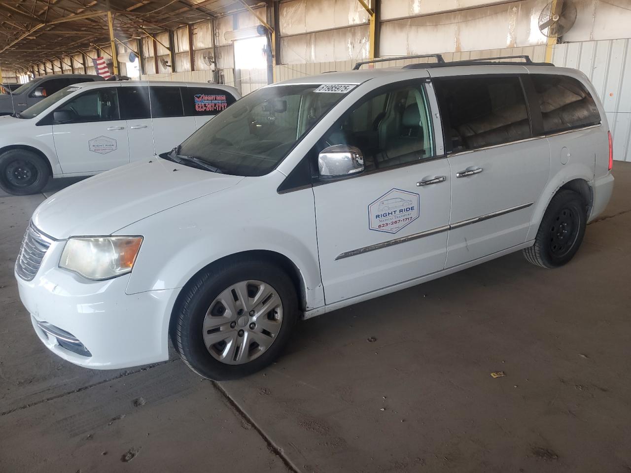 CHRYSLER TOWN & COUNTRY TOURING L
