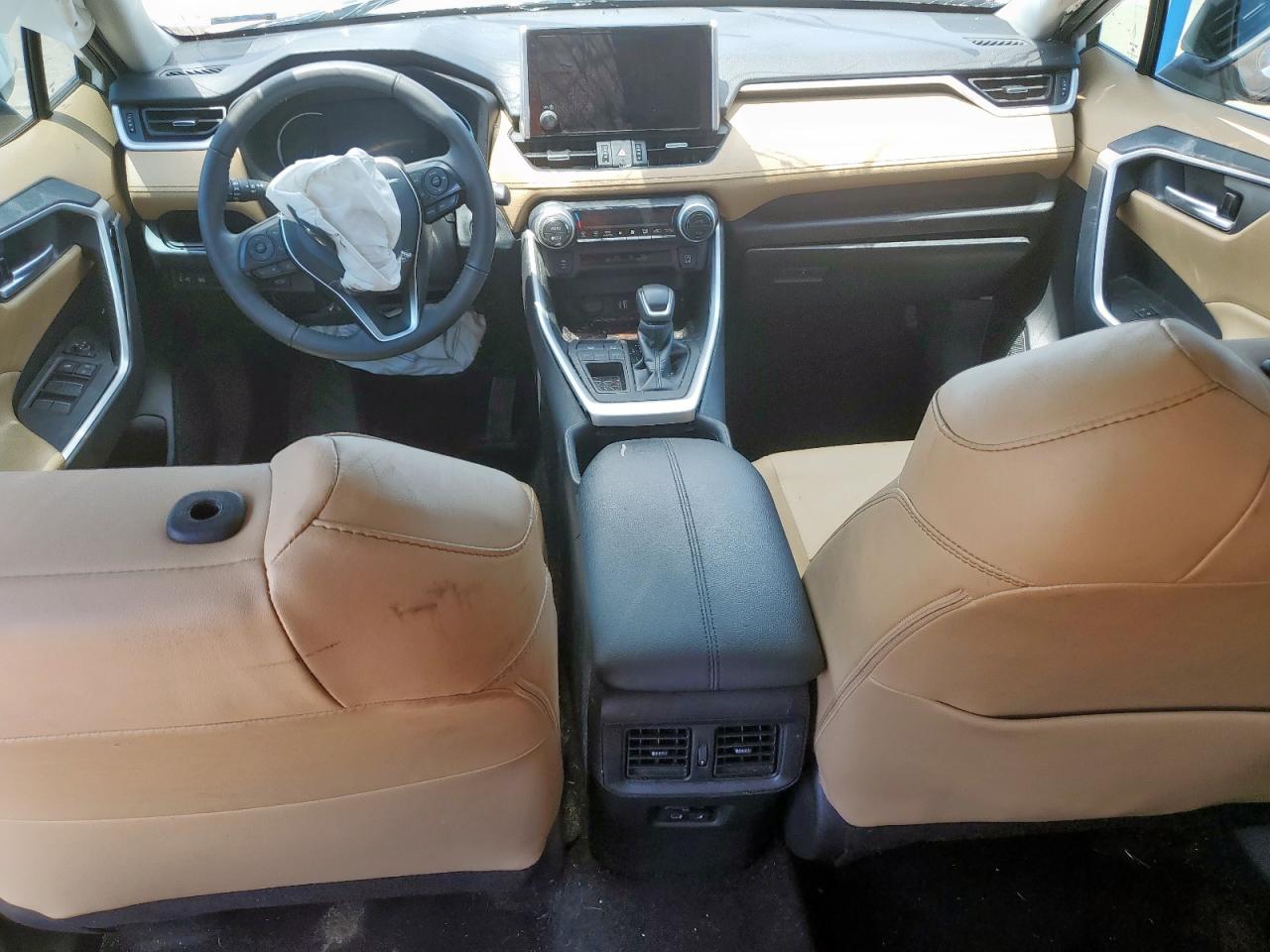 TOYOTA RAV4 XLE PREMIUM