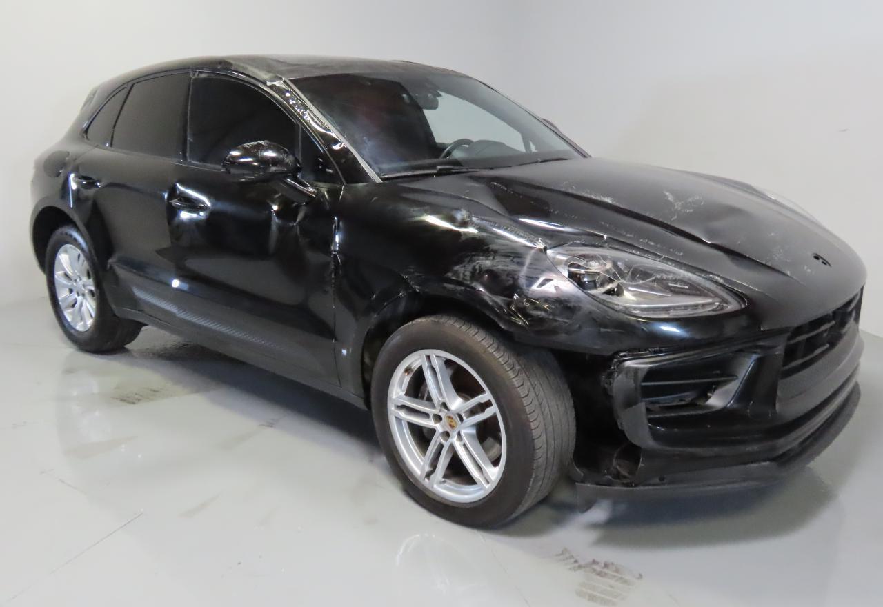 PORSCHE MACAN BASE