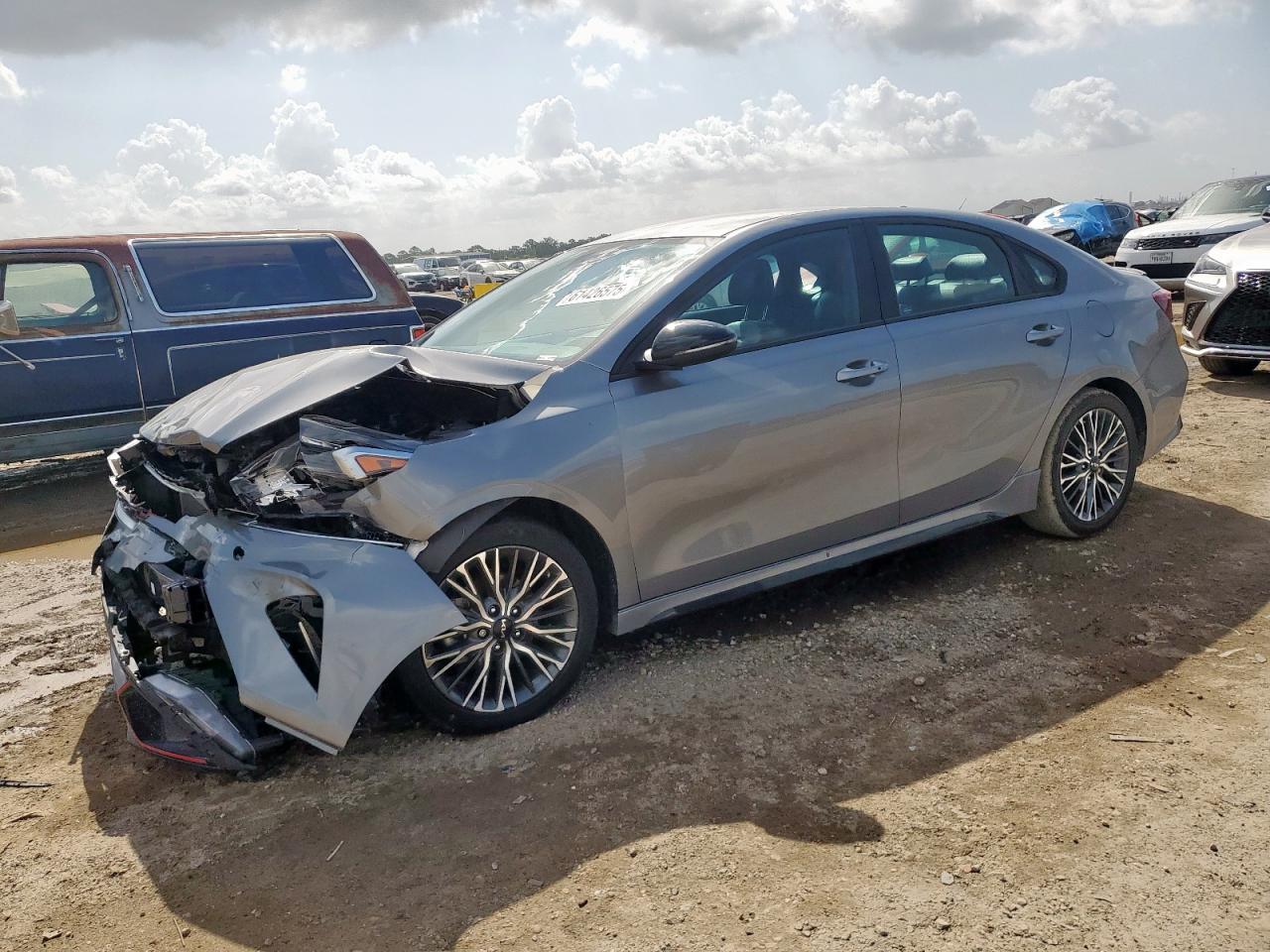 KIA FORTE GT LINE