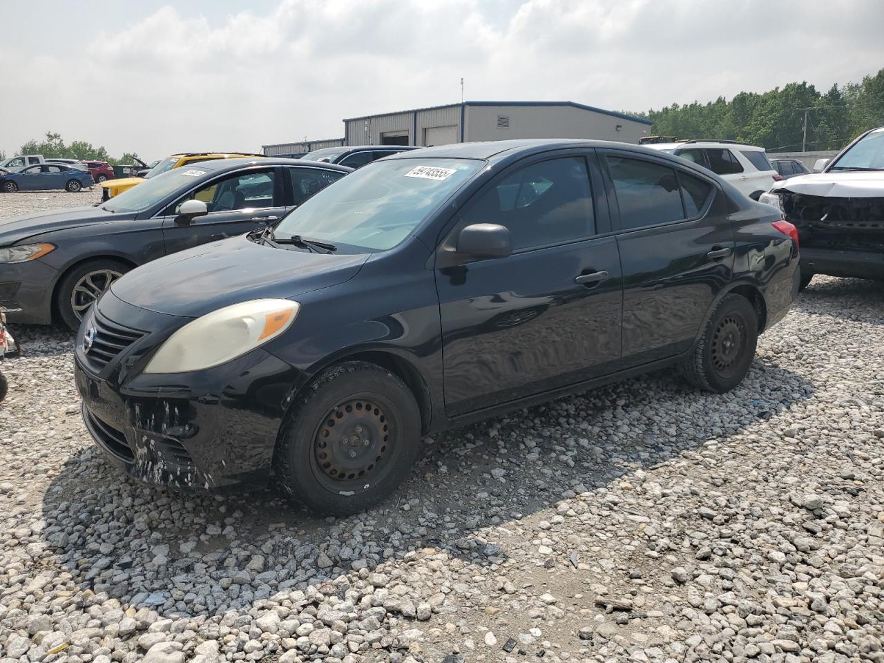 NISSAN VERSA S