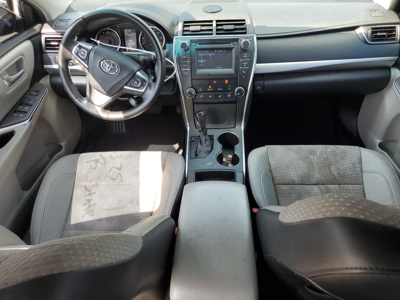 Toyota Camry le 2015