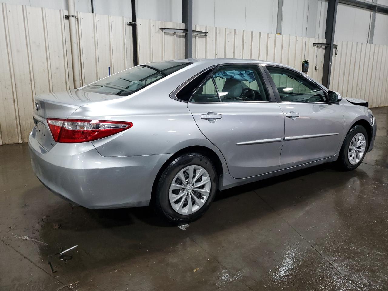 Toyota Camry le 2015