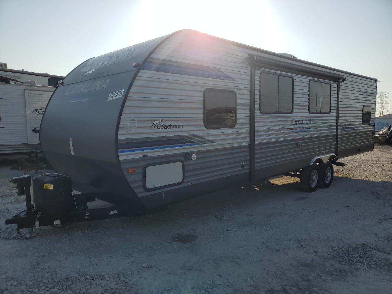 Lot #3216912270 2020 COACH CATALINA