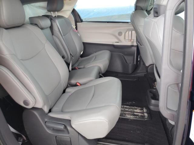 2024 TOYOTA SIENNA XLE 5TDYRKEC3RS182813
