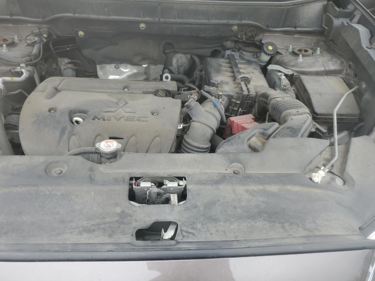 MITSUBISHI OUTLANDER ES