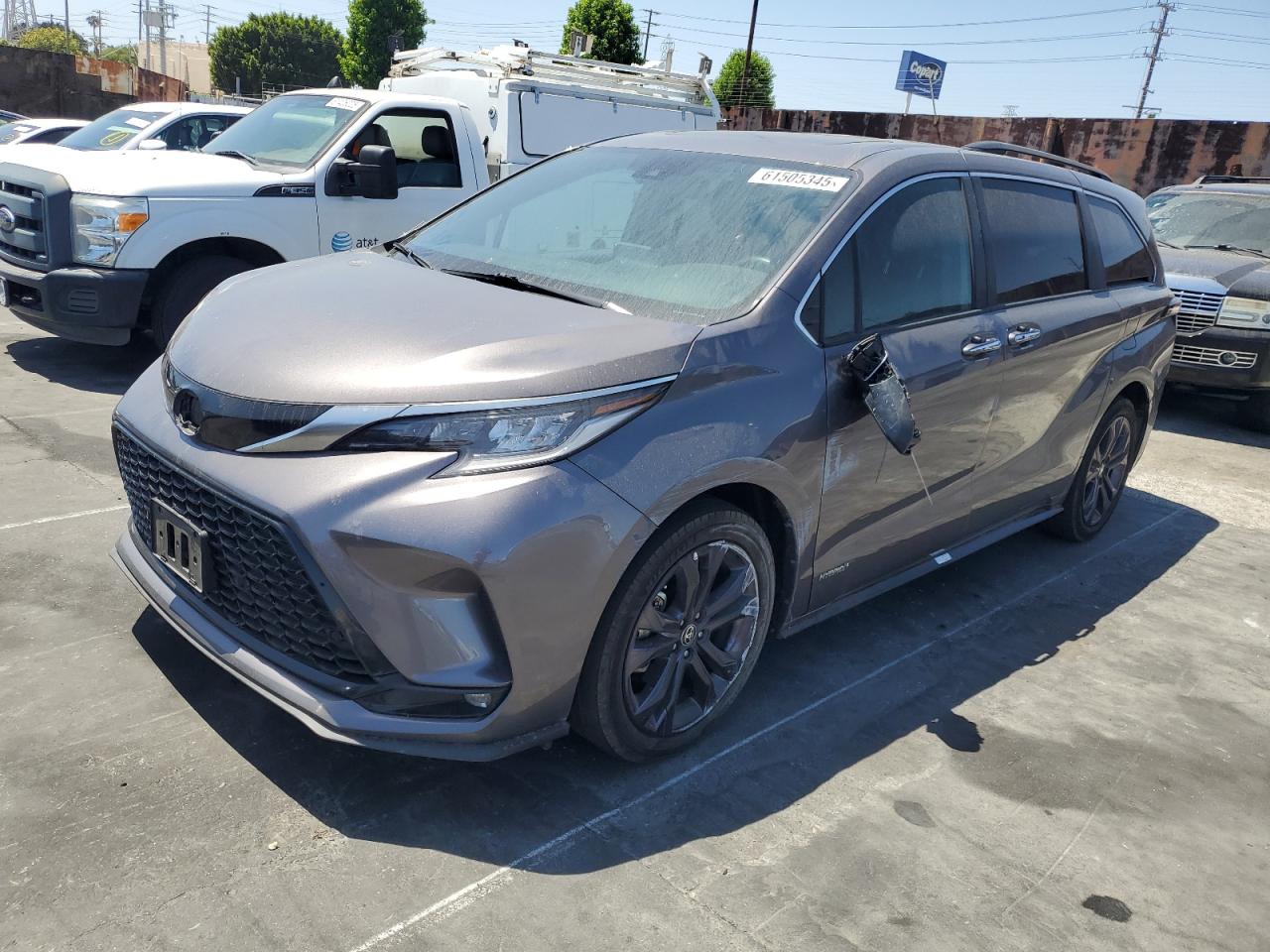 TOYOTA SIENNA XSE
