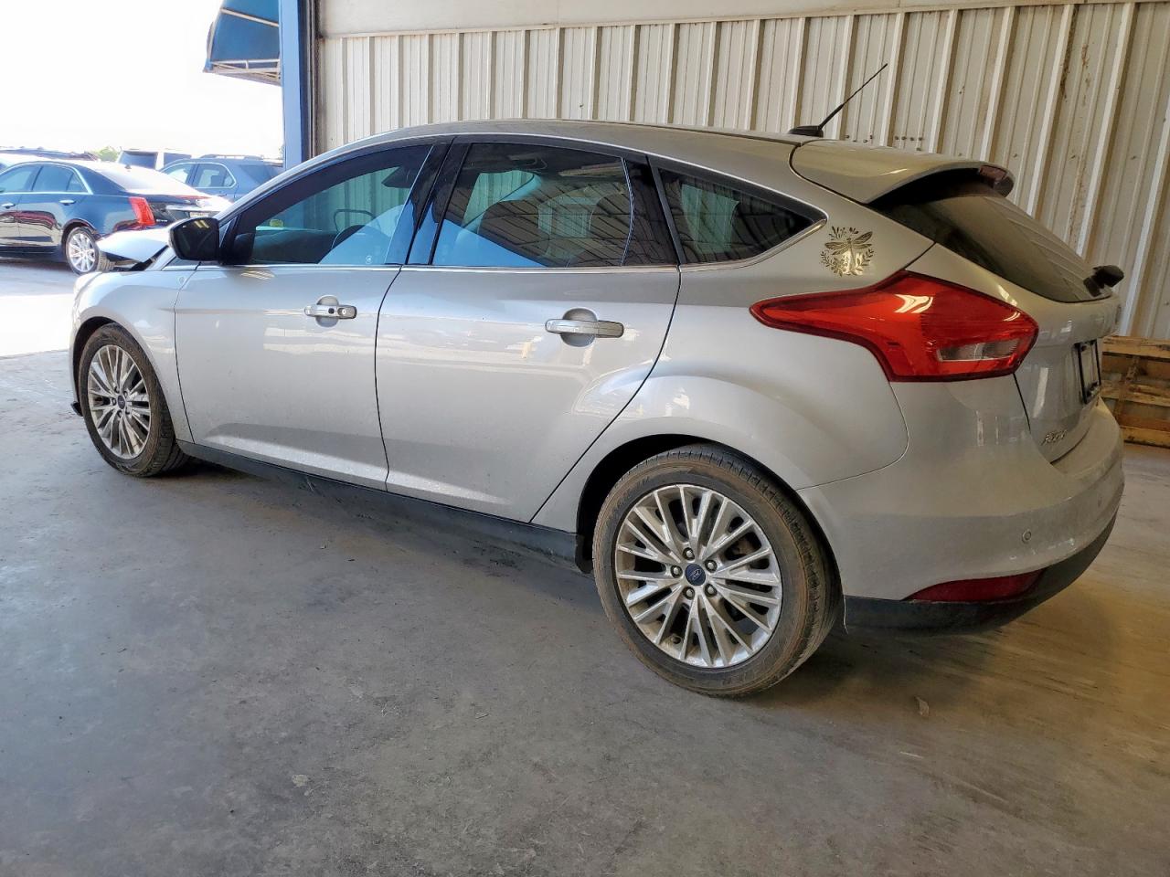 FORD FOCUS TITANIUM
