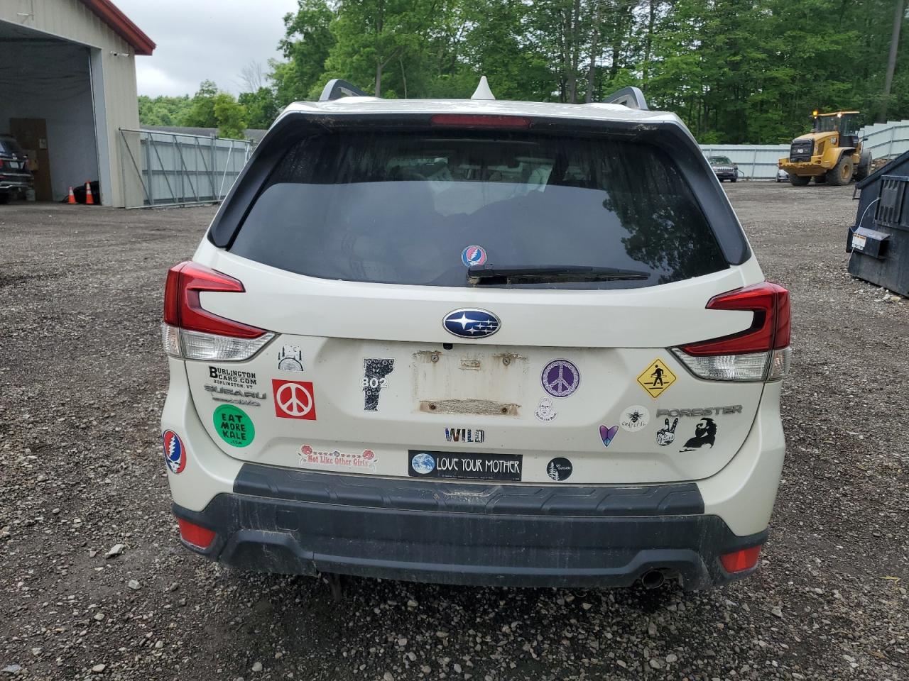 SUBARU FORESTER PREMIUM