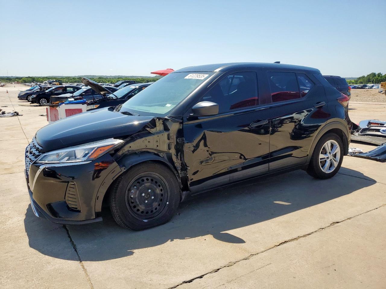 NISSAN KICKS S