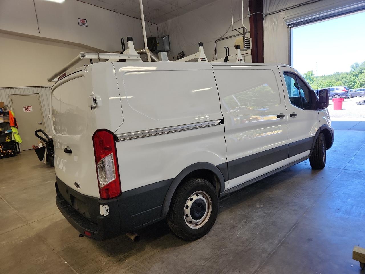 Lot #3308338052 2022 FORD TRANSIT T-