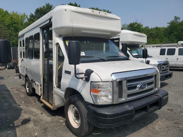 FORD ECONOLINE 2017 white cutaway gas 1FDEE3FS6HDC41594 photo #1