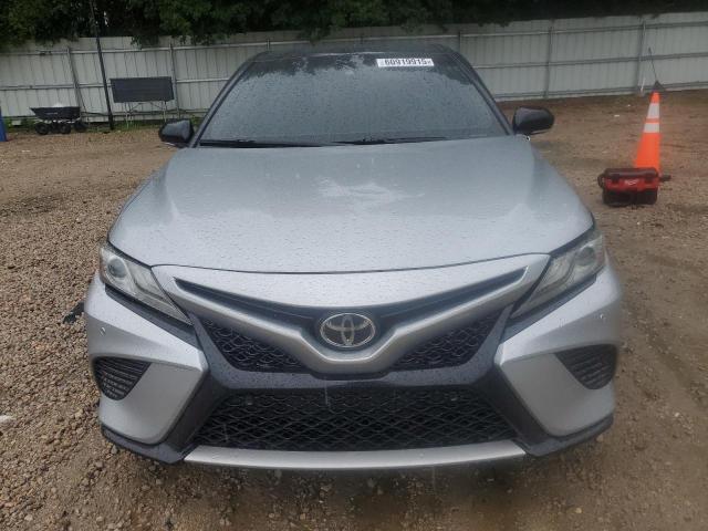 2018 TOYOTA 1 TON 4T1B61HK3JU077177