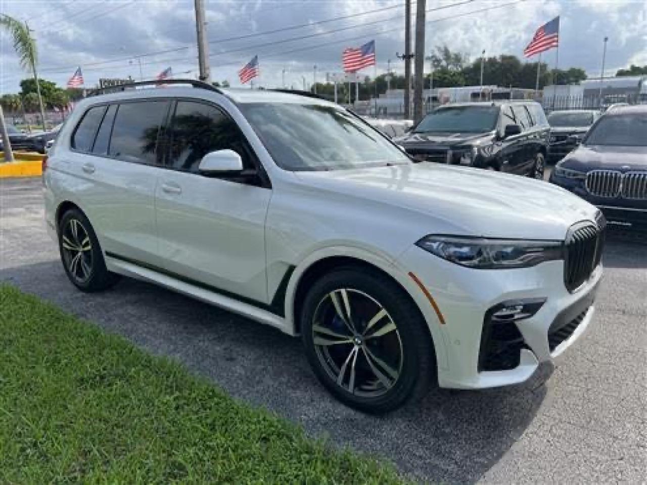 BMW X7 M50I