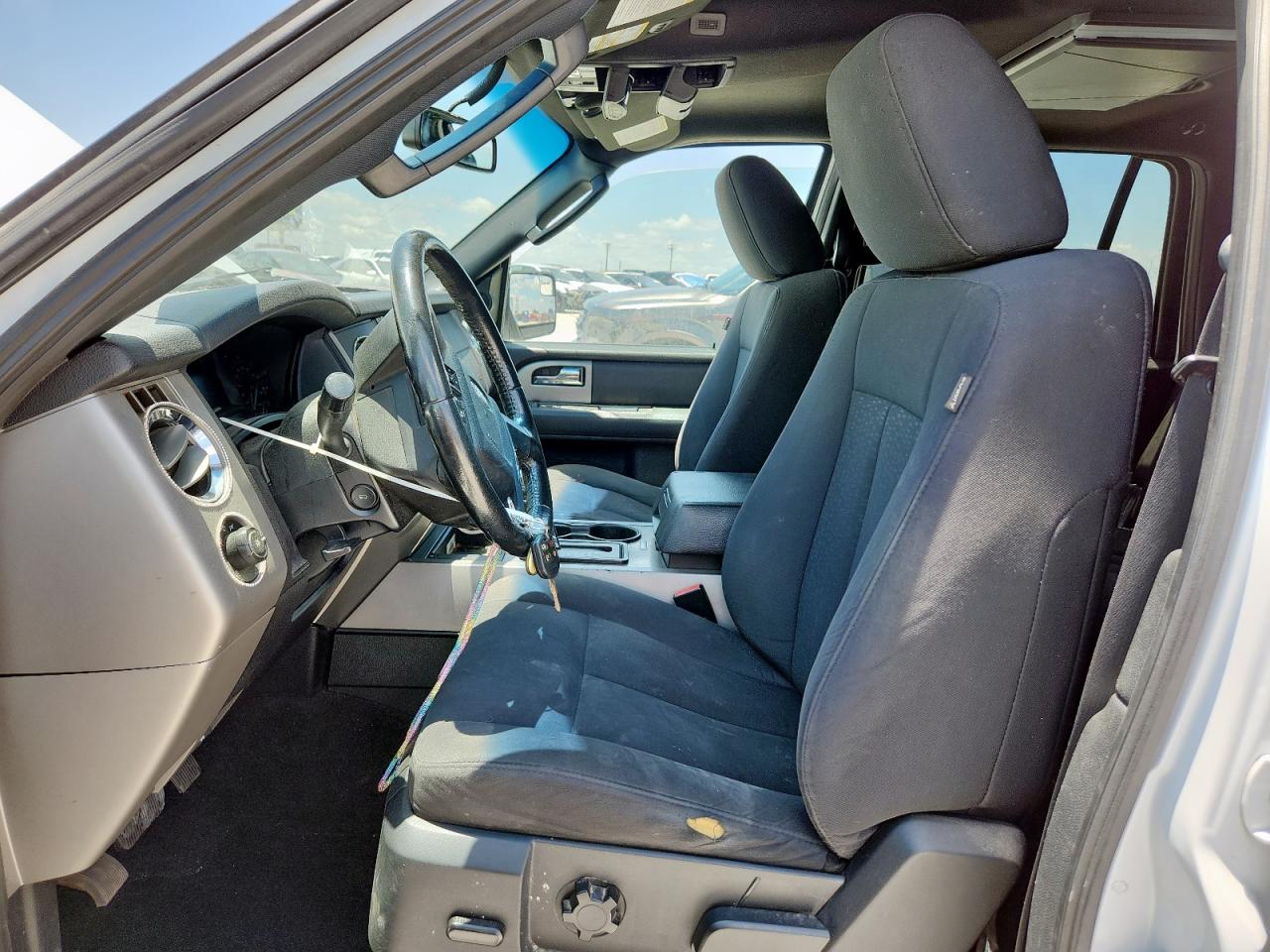 FORD EXPEDITION EL XLT