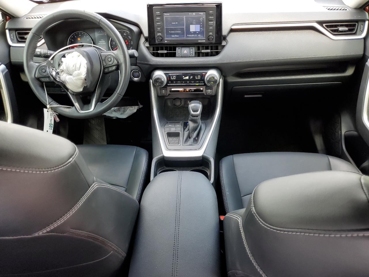 TOYOTA RAV4 XLE PREMIUM