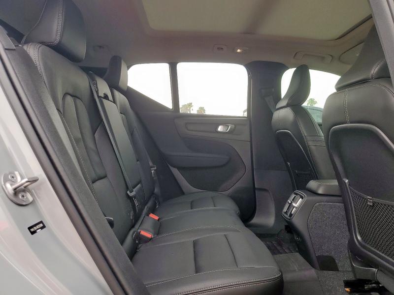 2024 VOLVO XC40 PLUS YV4L12UL4R2323086