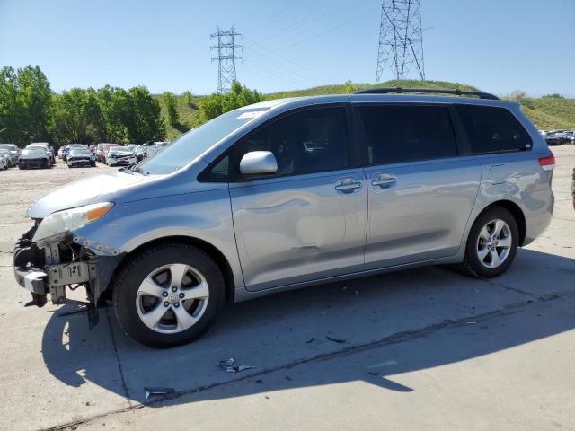 TOYOTA SIENNA LE