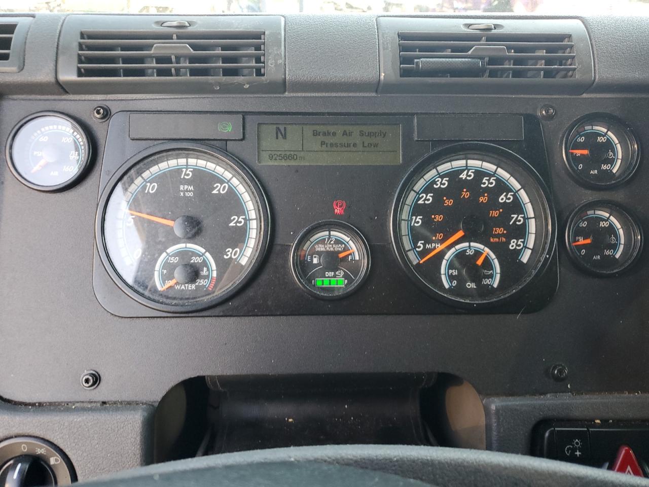 Lot #3182725737 2017 FREIGHTLINER CASCADIA 1