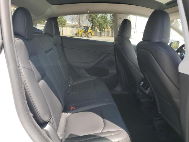 2024 TESLA MODEL Y 7SAYGDEE1RF124922