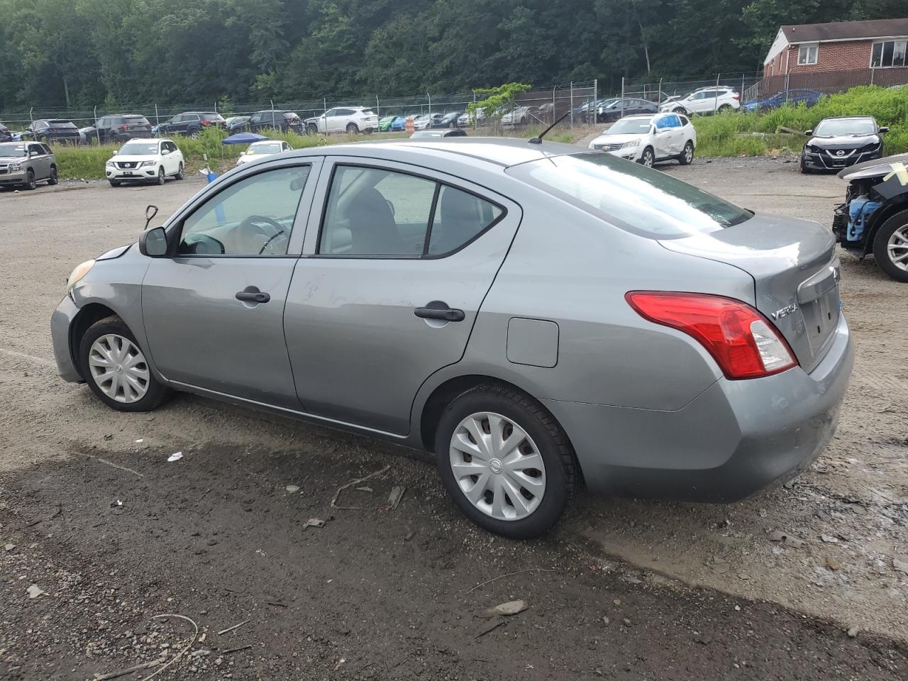 NISSAN VERSA S