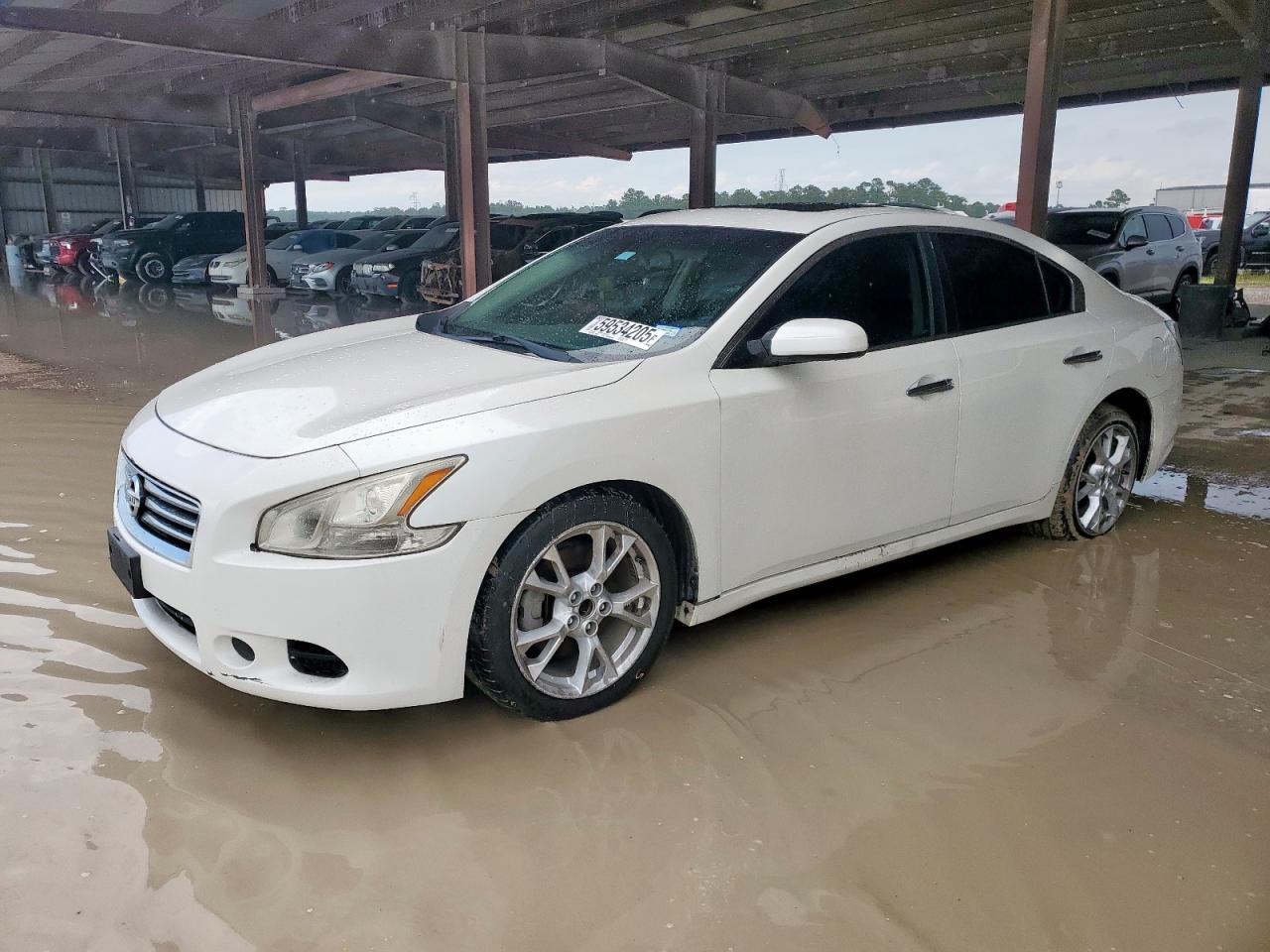 NISSAN MAXIMA S