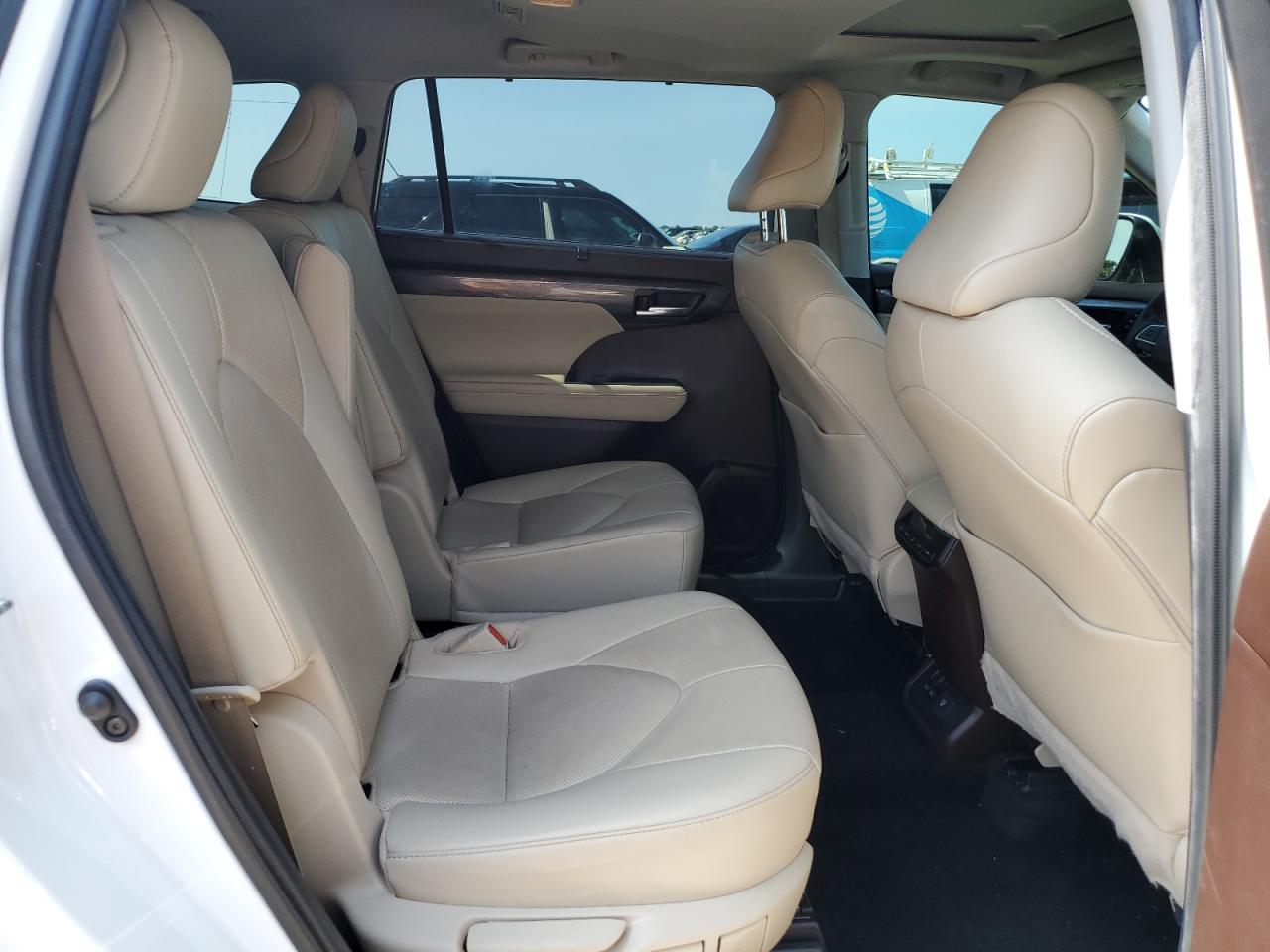 TOYOTA HIGHLANDER LIMITED