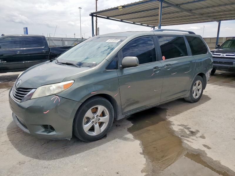 TOYOTA SIENNA LE