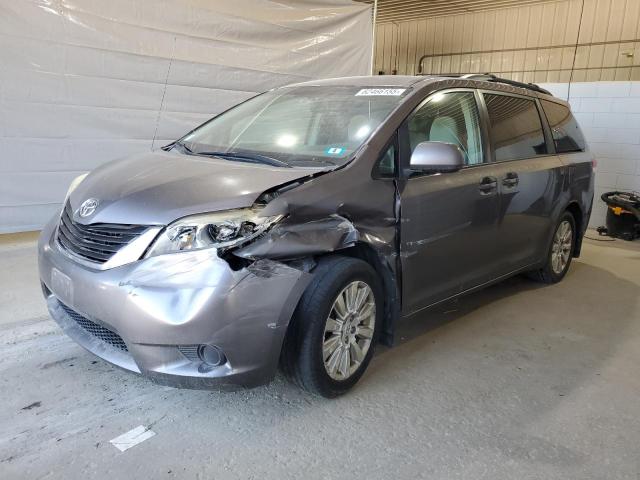 TOYOTA SIENNA LE