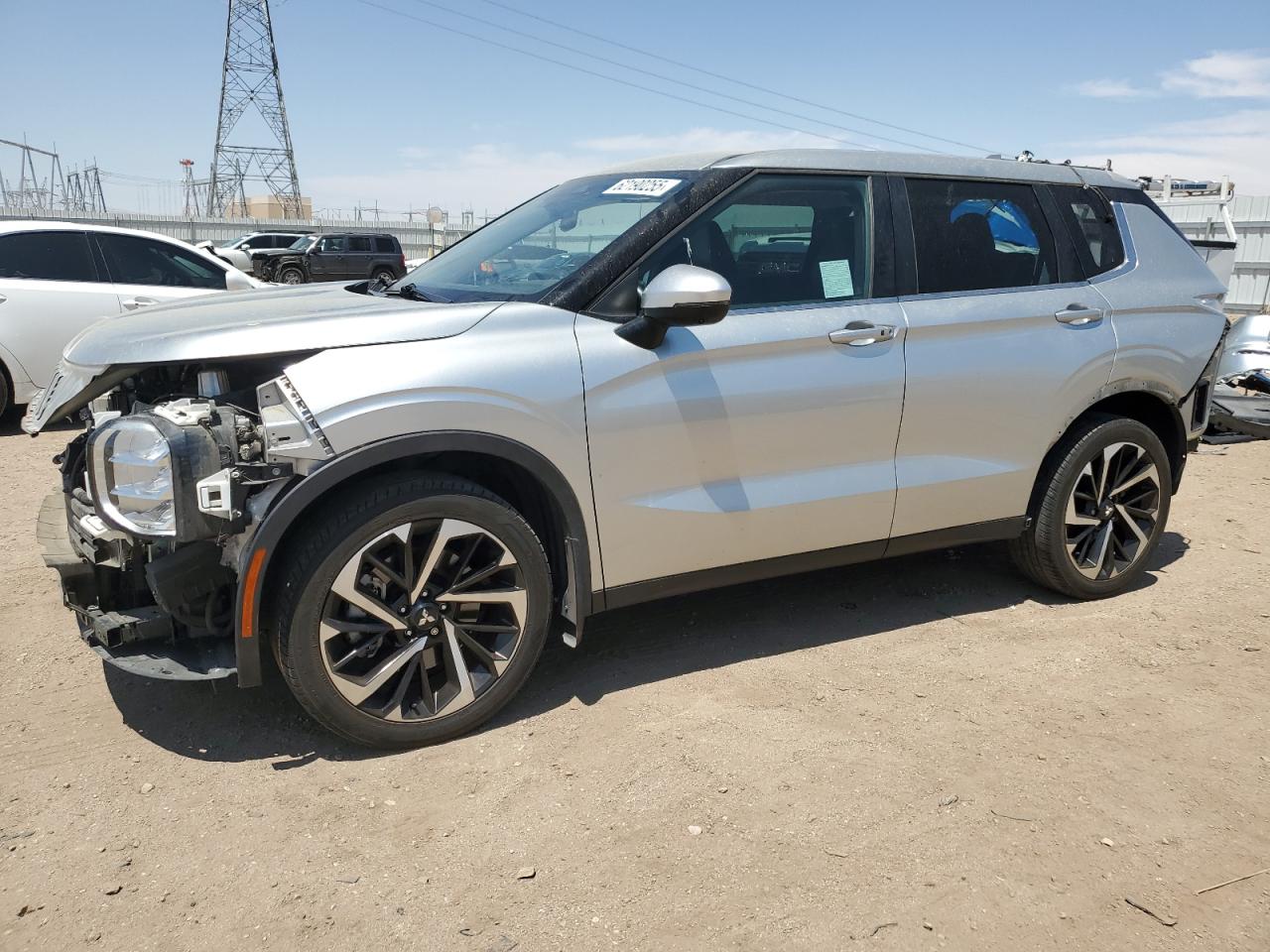 MITSUBISHI OUTLANDER SE