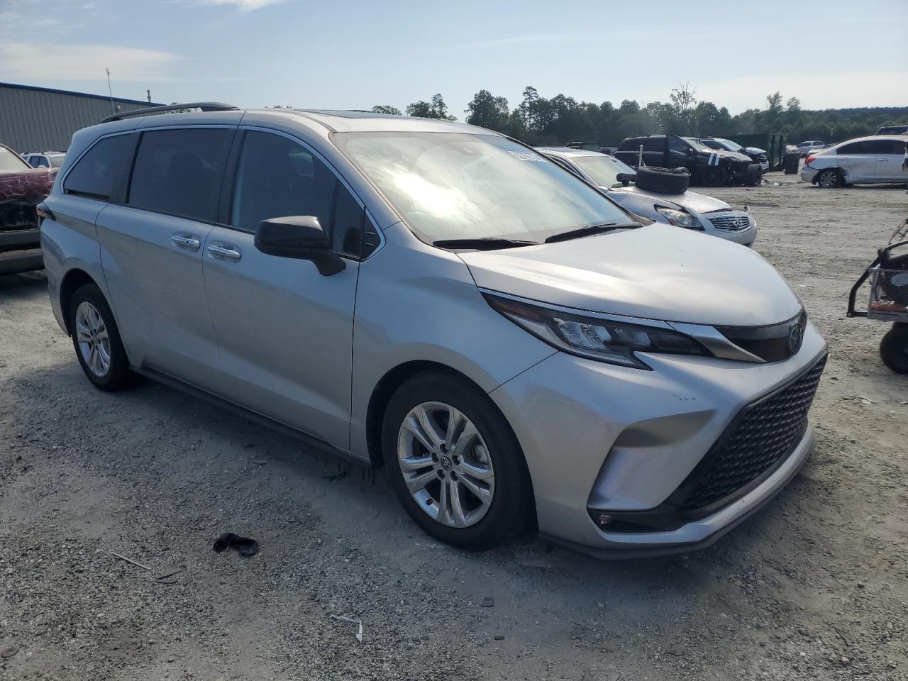TOYOTA SIENNA XSE