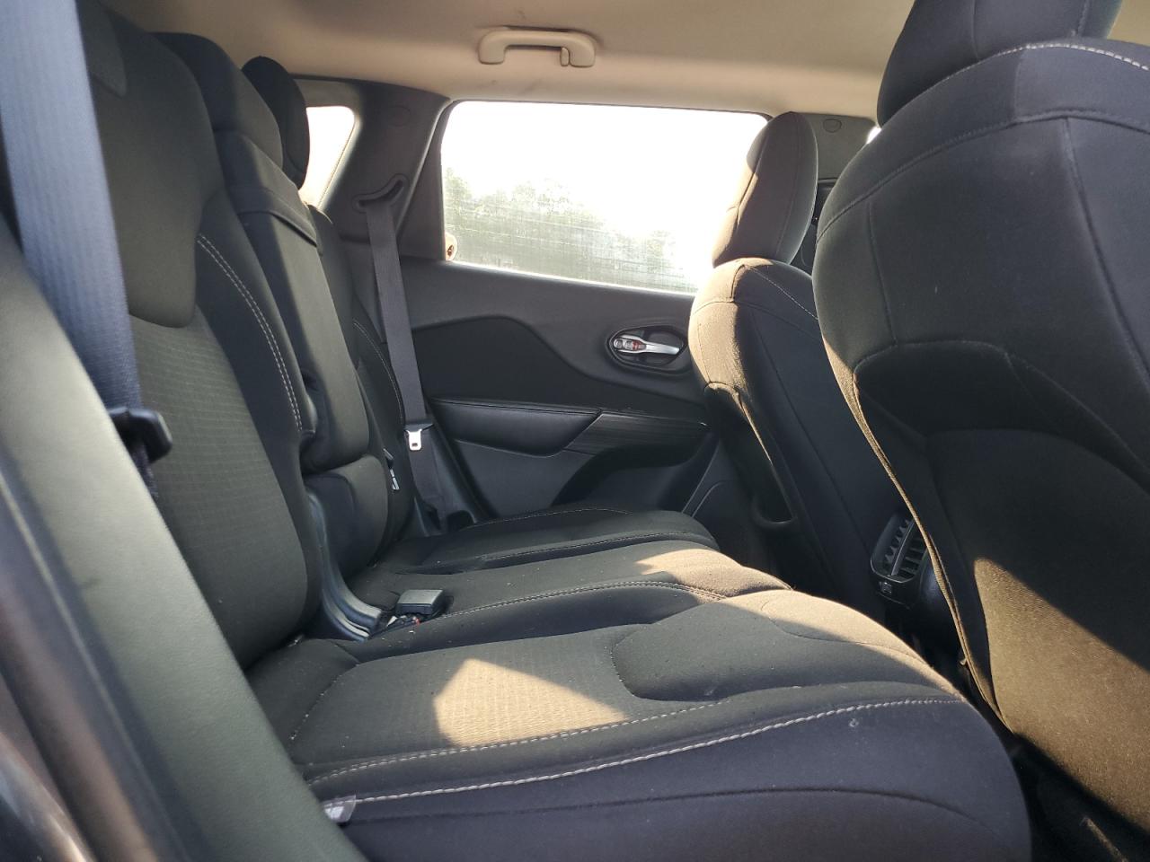 Jeep Cherokee l 2016