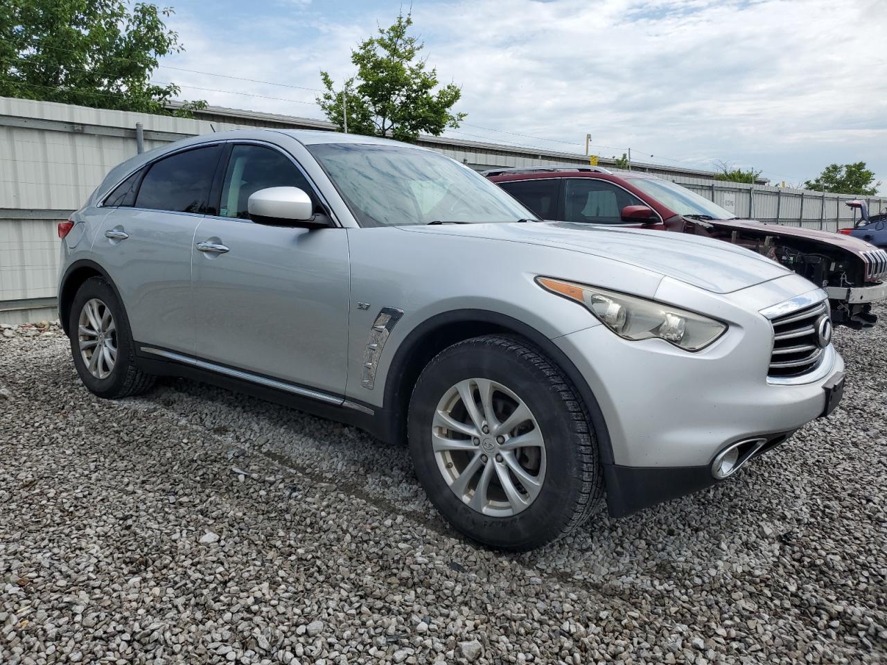 INFINITI QX70