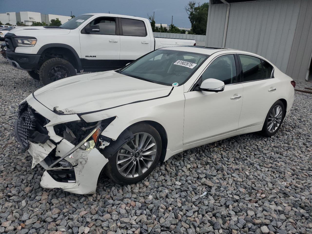 INFINITI Q50 LUXE