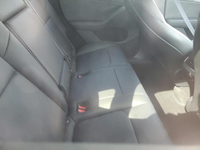 2024 TESLA MODEL Y 7SAYGDEE4RA283205