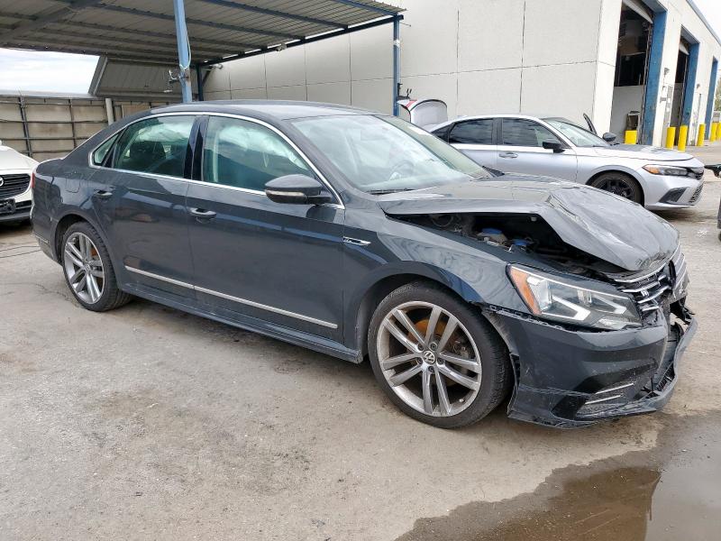 2017 VOLKSWAGEN PASSAT R-L 1VWDT7A34HC041832