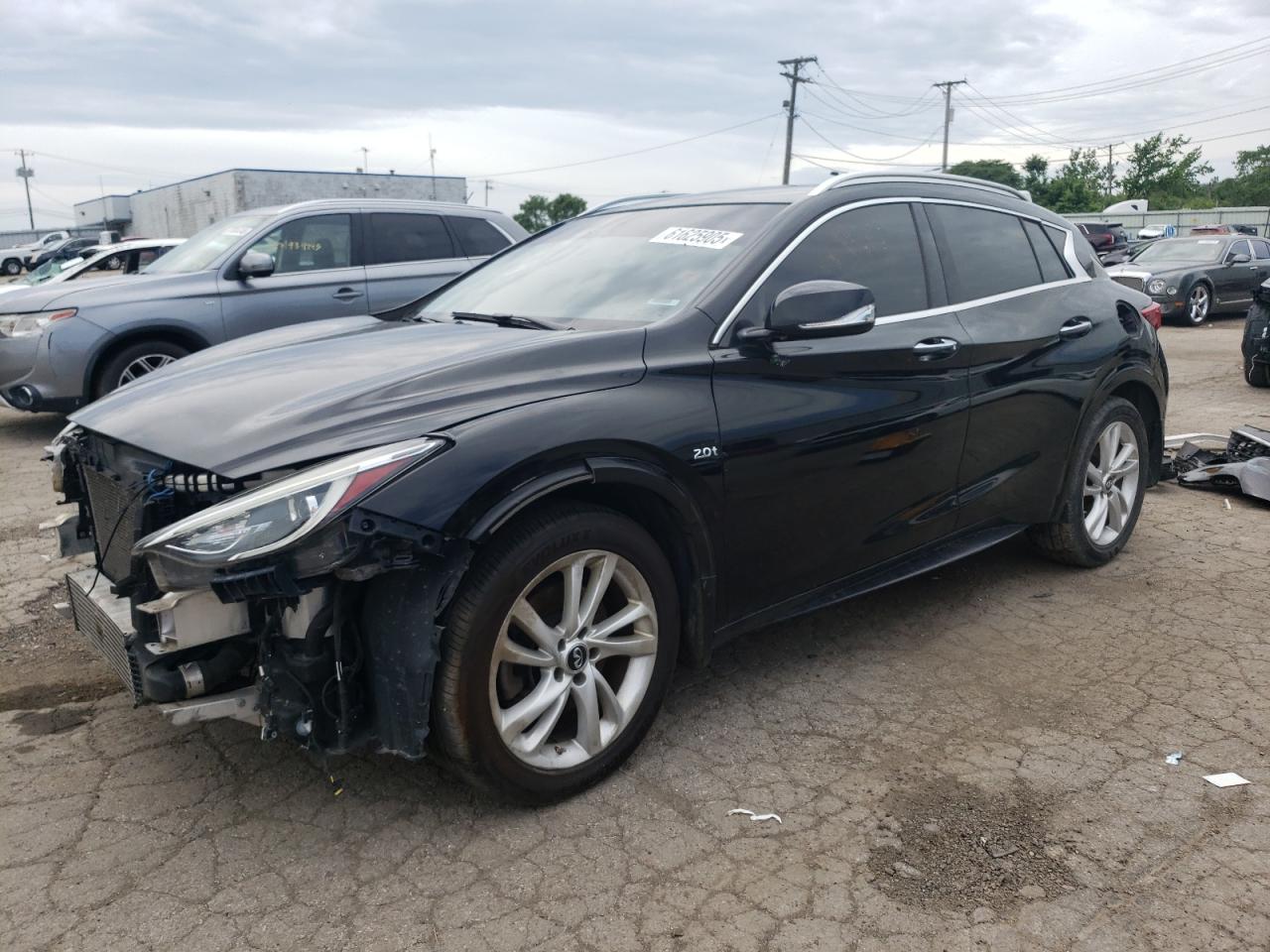 INFINITI QX30 BASE