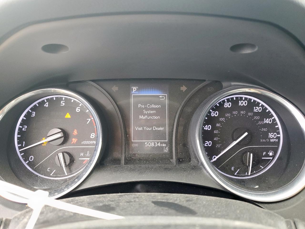Toyota Camry le 2020