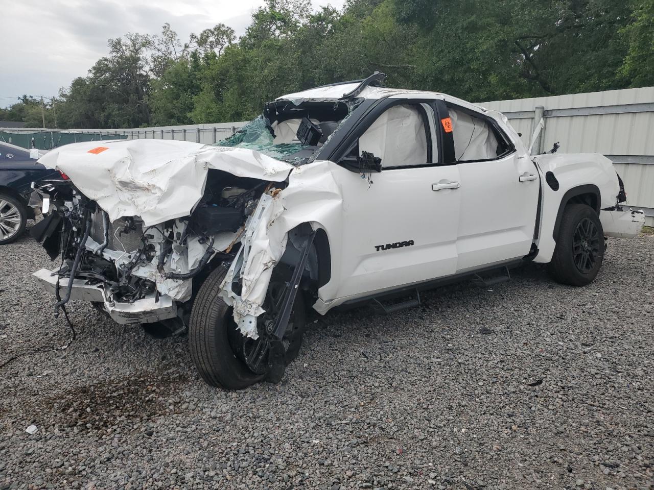 TOYOTA TUNDRA CREWMAX LIMITED