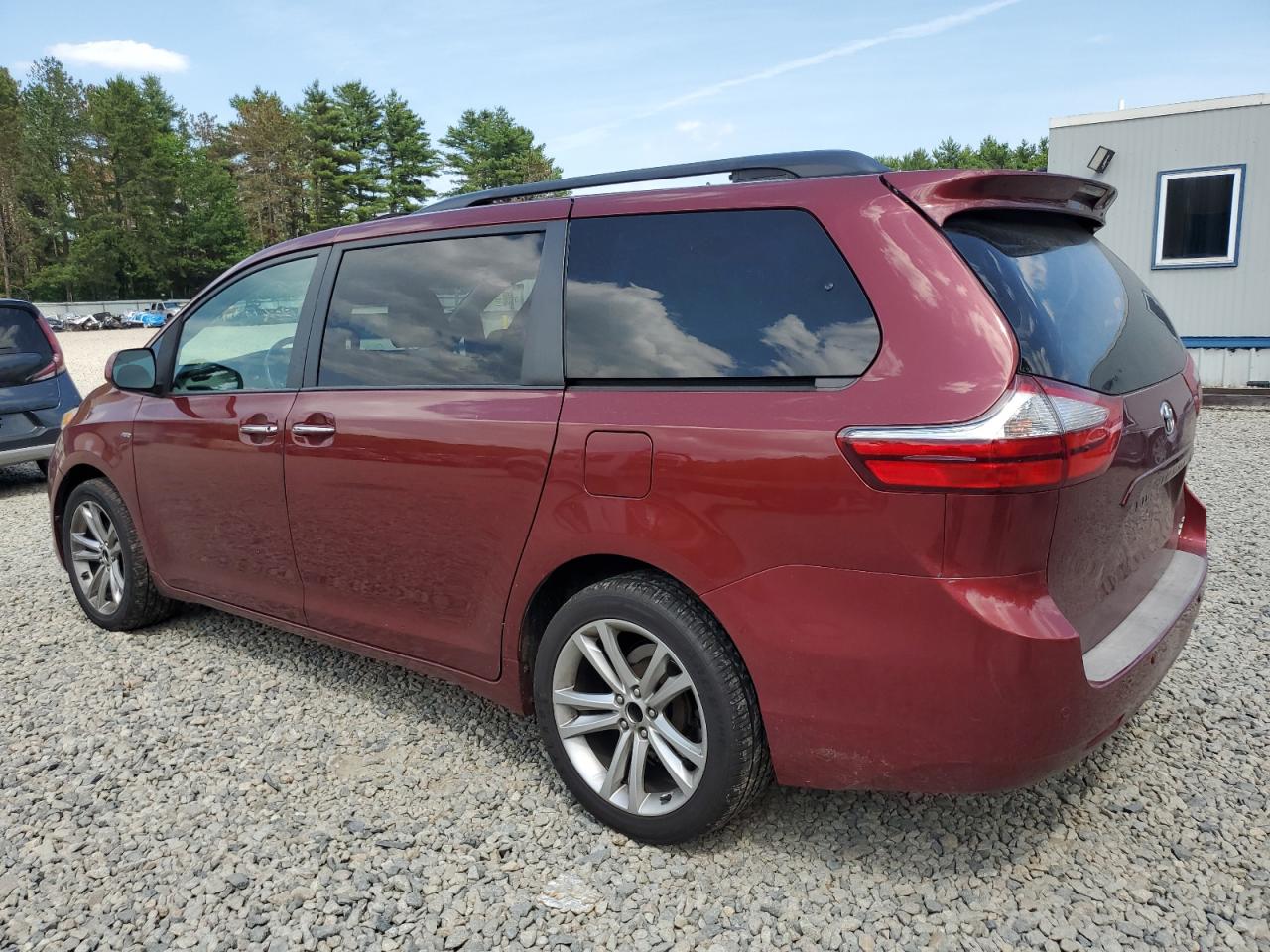 TOYOTA SIENNA XLE