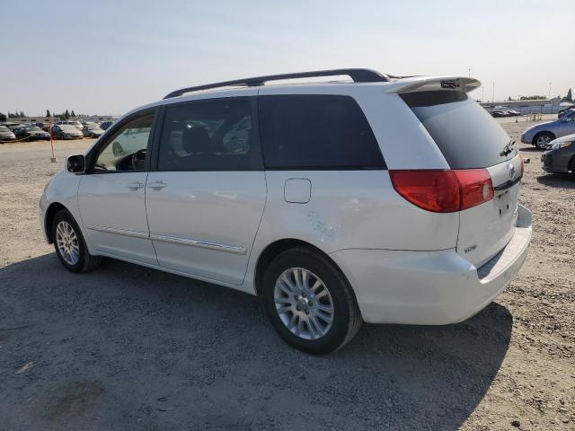 TOYOTA SIENNA XLE 2010 white  gas 5TDYK4CC7AS292156 photo #3