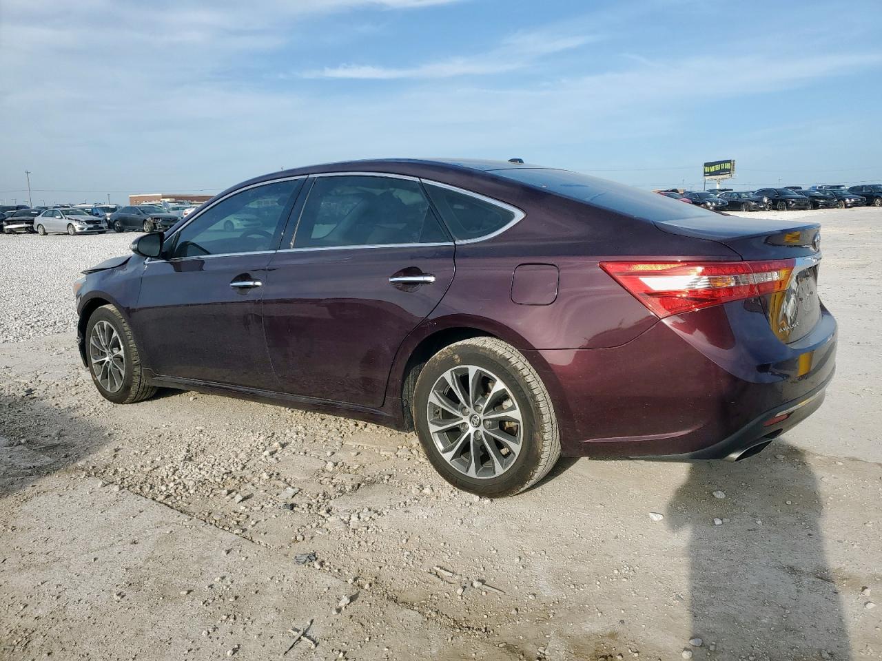 TOYOTA AVALON XLE