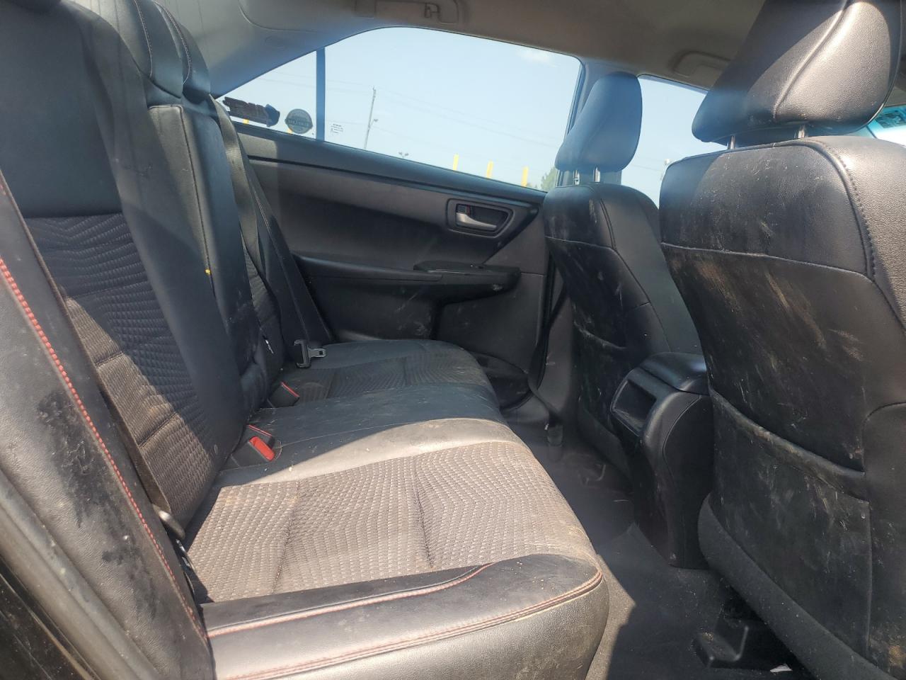 Toyota Camry le 2015