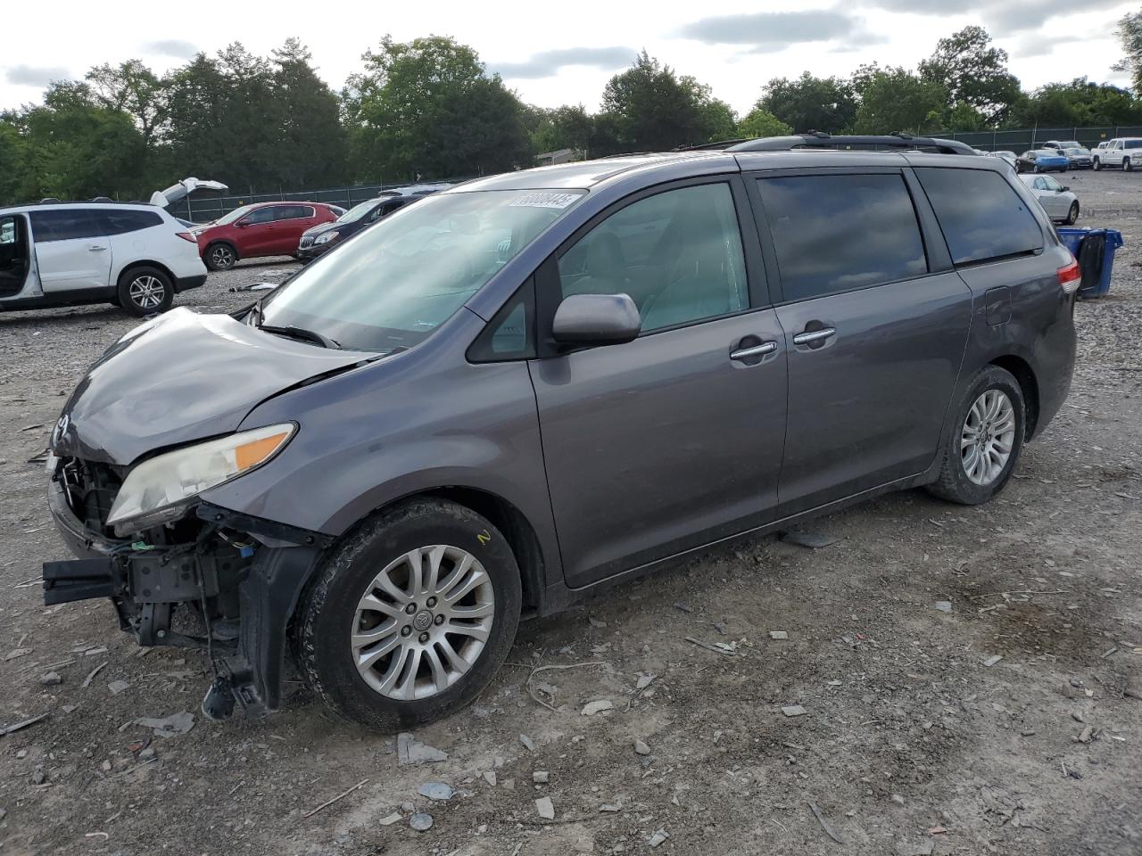 TOYOTA SIENNA XLE