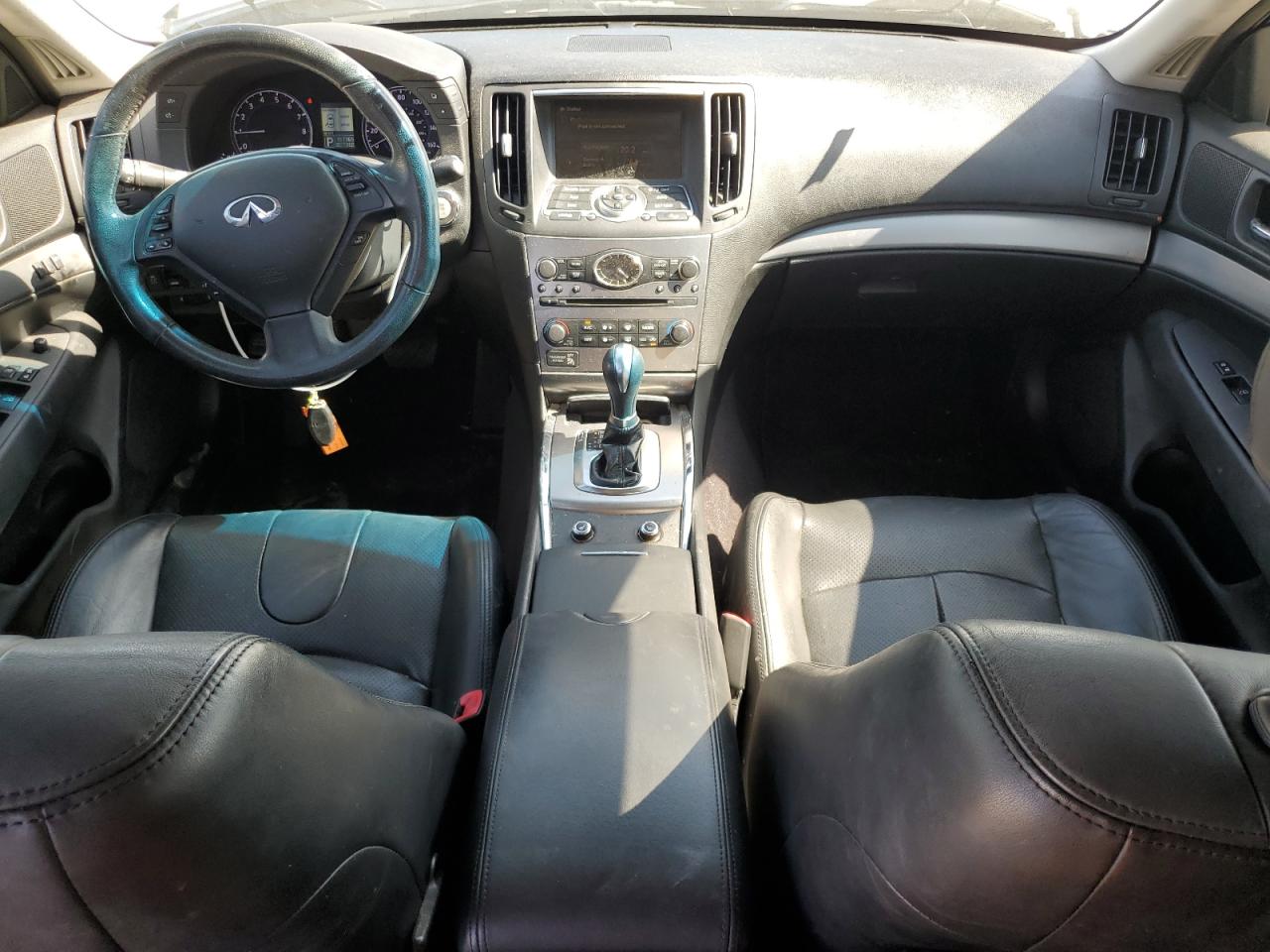 Infiniti G37 base 2012