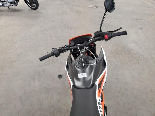 2025 KTM 390 MD2J2J405SN200127
